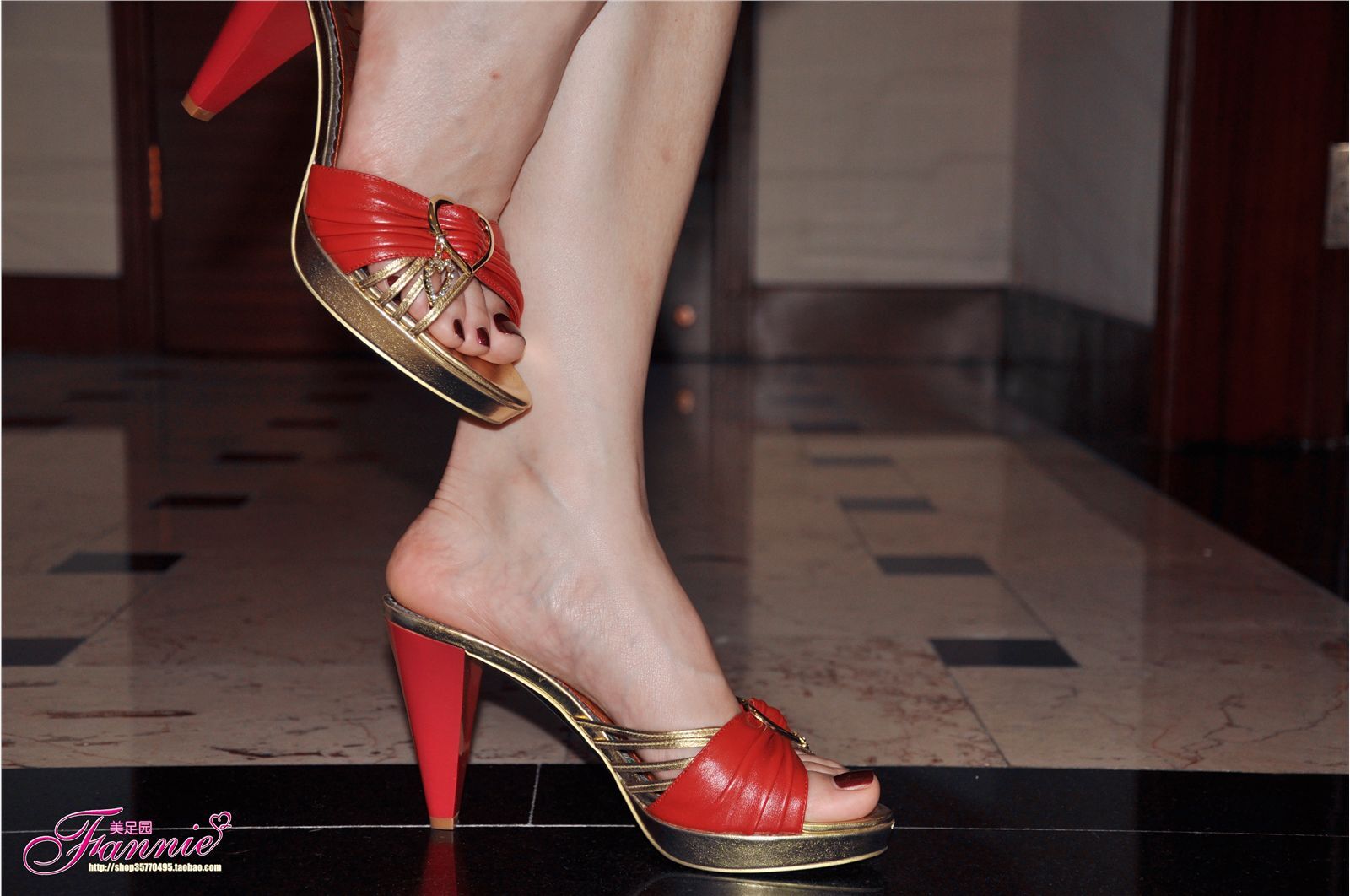 Fannie芬妮高清原图之姹紫嫣红（红凉拖2）NO.049