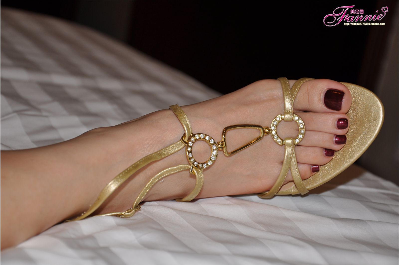 Fannie芬妮高清原图之姹紫嫣红（金色高跟）NO.052