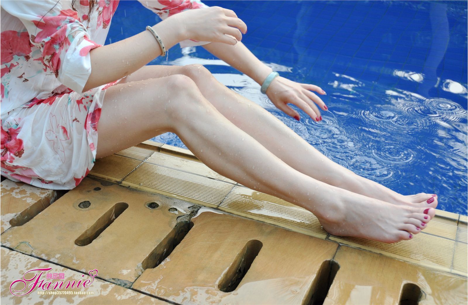 Fannie芬妮高清原图之池边闲情NO.062