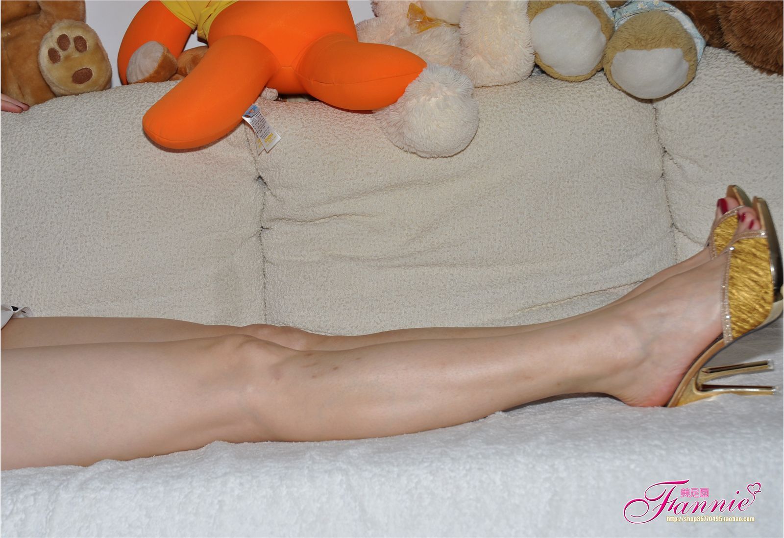 Fannie芬妮高清原图之炽红莲高跟裸足（6）NO.072