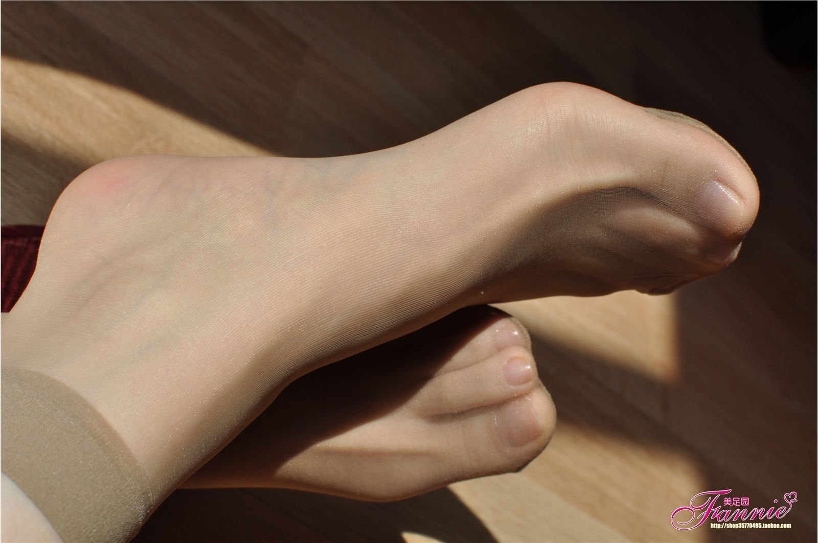 Fannie芬妮高清原图之触摸阳光（肉丝特写）NO.086