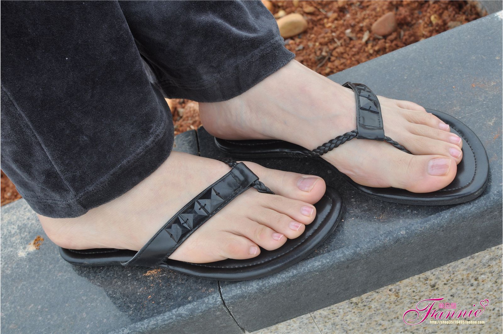 Fannie芬妮高清原图之春江水暖“丫”先知（黑色人字拖）NO.092