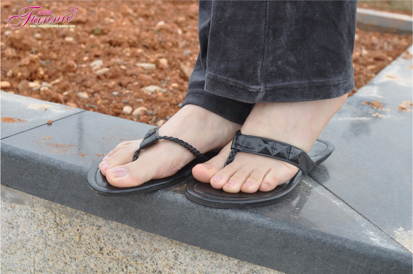 Fannie芬妮高清原图之春江水暖“丫”先知（黑色人字拖）NO.092
