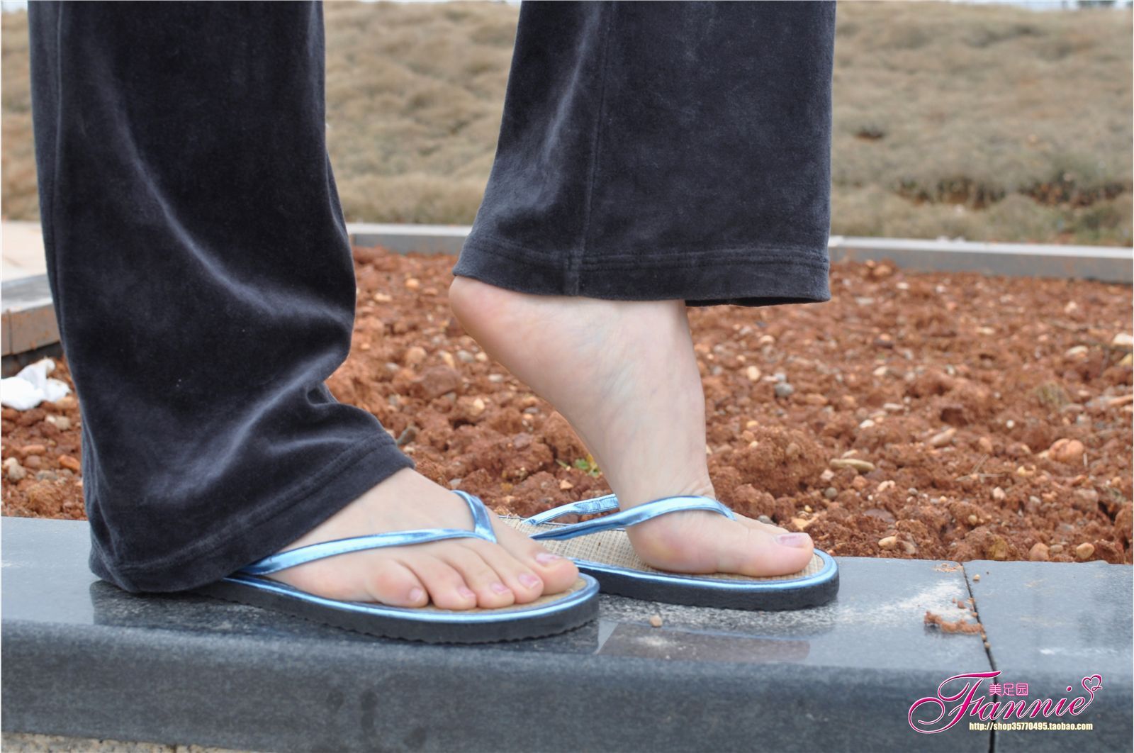Fannie芬妮高清原图之春江水暖“丫”先知（蓝色人字拖）NO.096