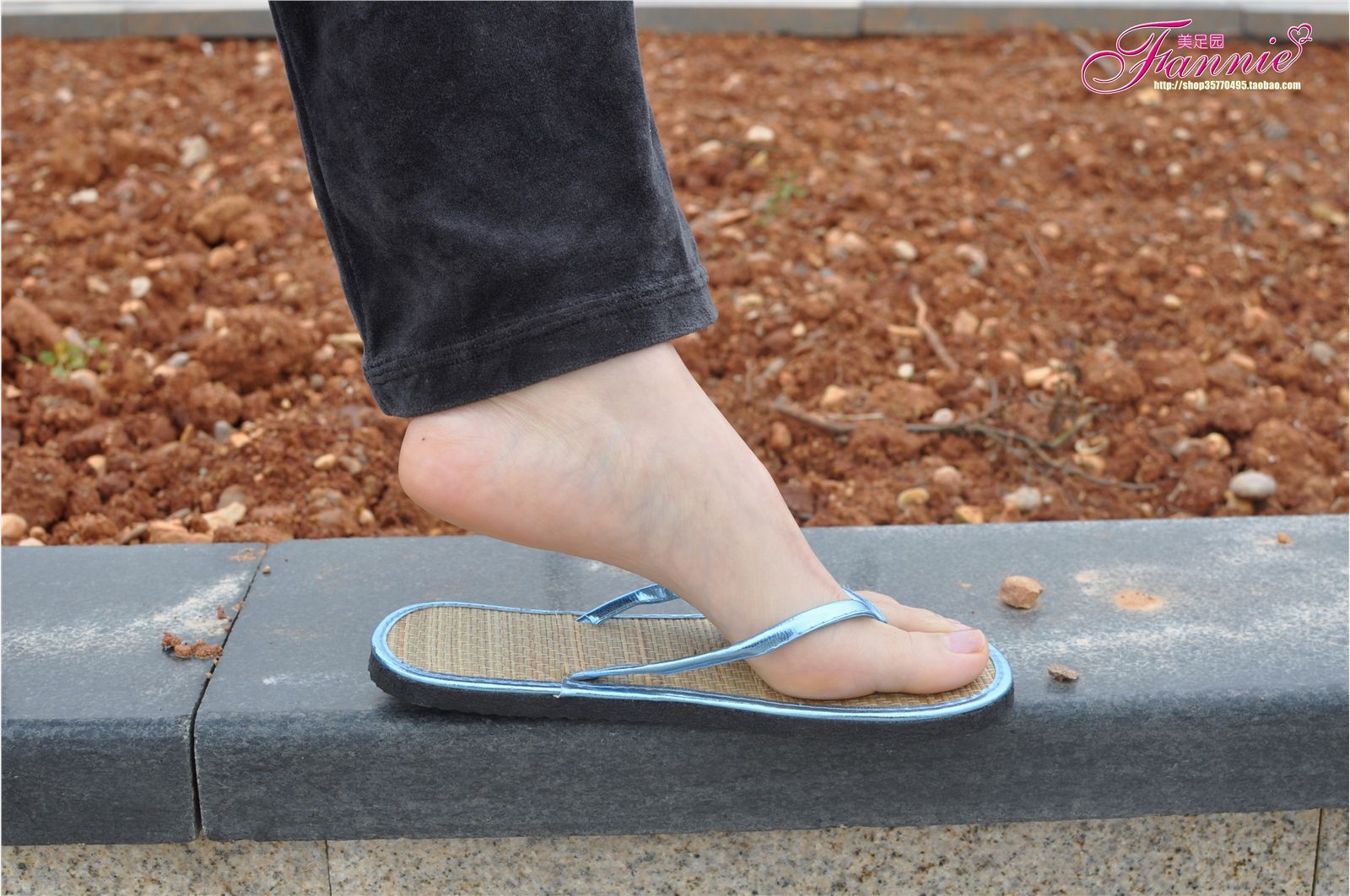 Fannie芬妮高清原图之春江水暖“丫”先知（蓝色人字拖）NO.096