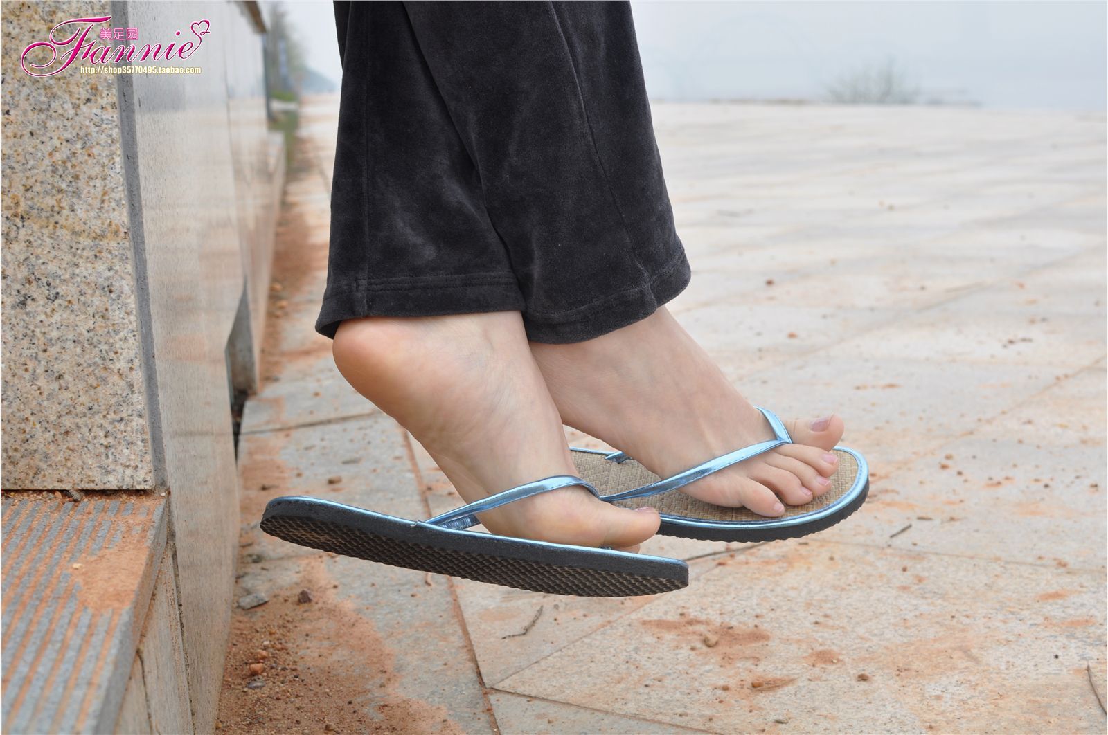 Fannie芬妮高清原图之春江水暖“丫”先知（蓝色人字拖）NO.096