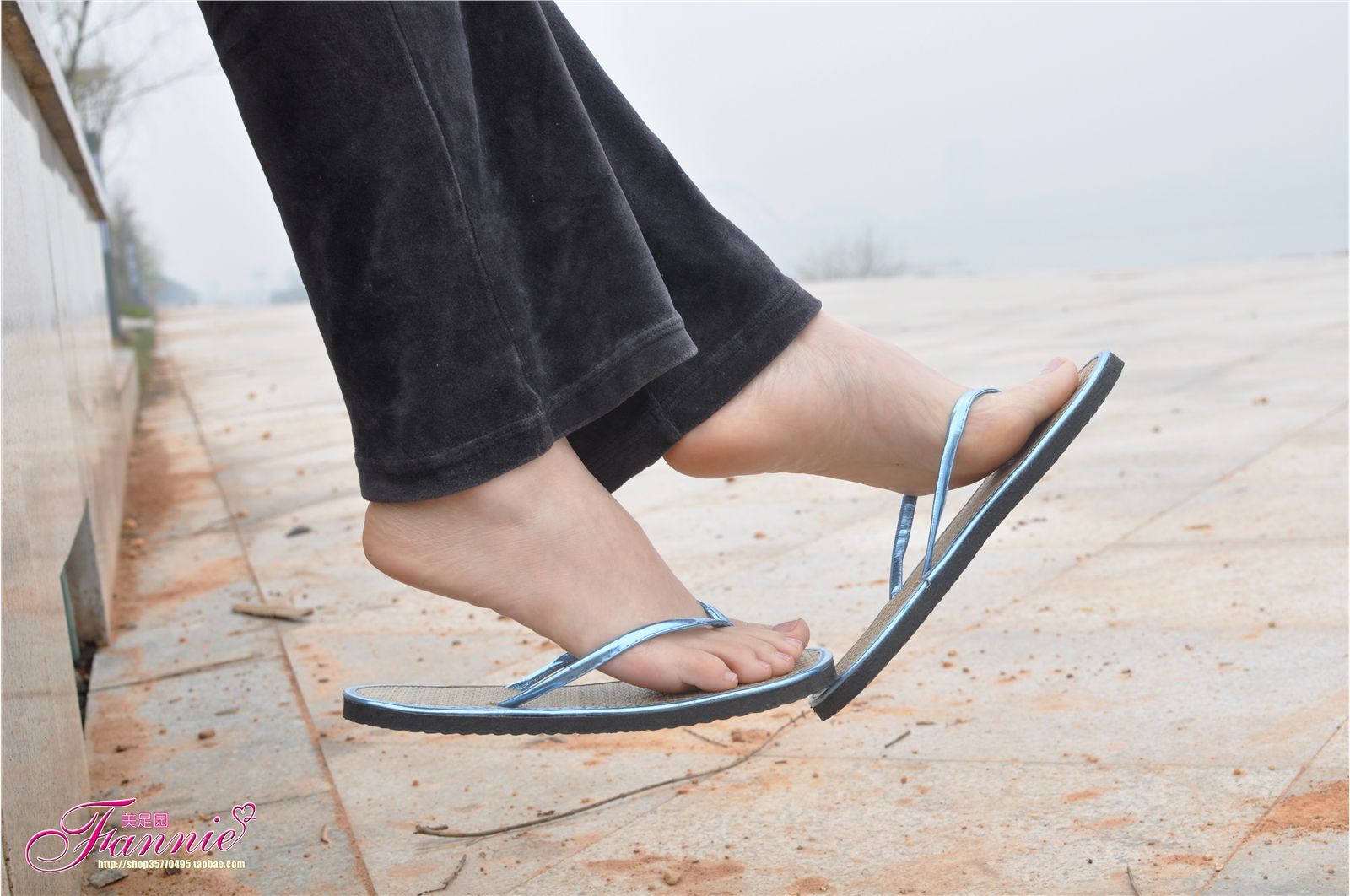Fannie芬妮高清原图之春江水暖“丫”先知（蓝色人字拖）NO.096