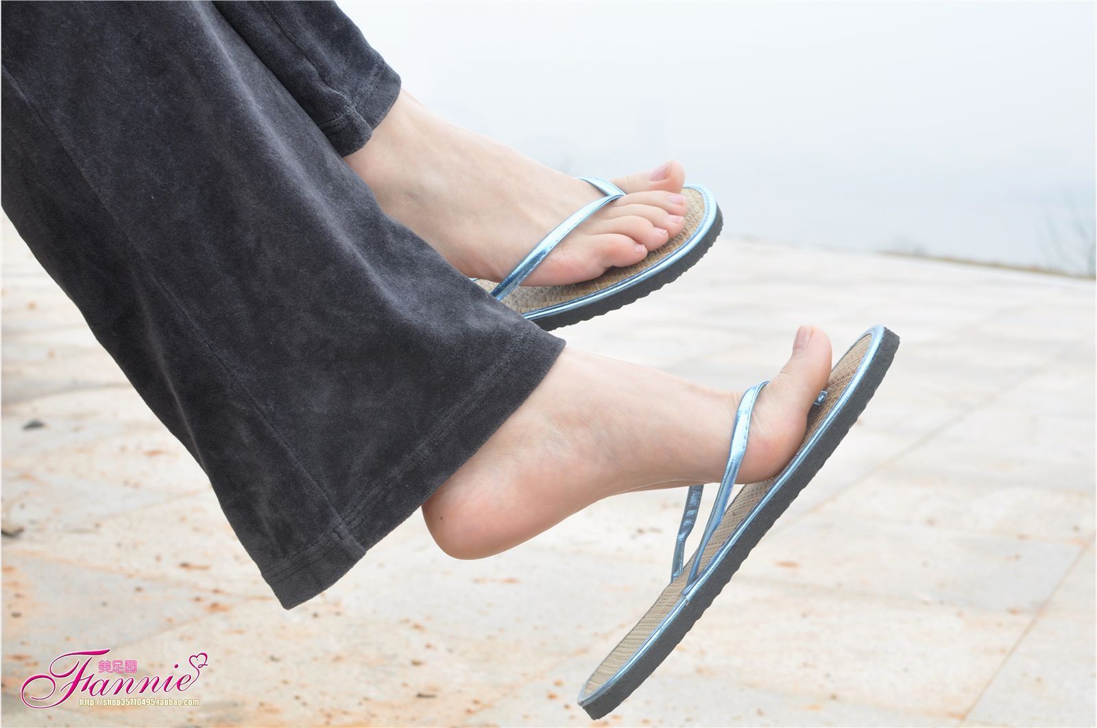 Fannie芬妮高清原图之春江水暖“丫”先知（蓝色人字拖）NO.096