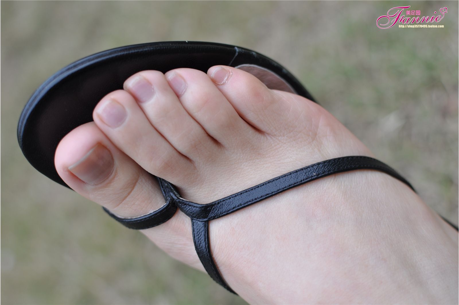 Fannie芬妮高清原图之高跟裸足特写（2）NO.145