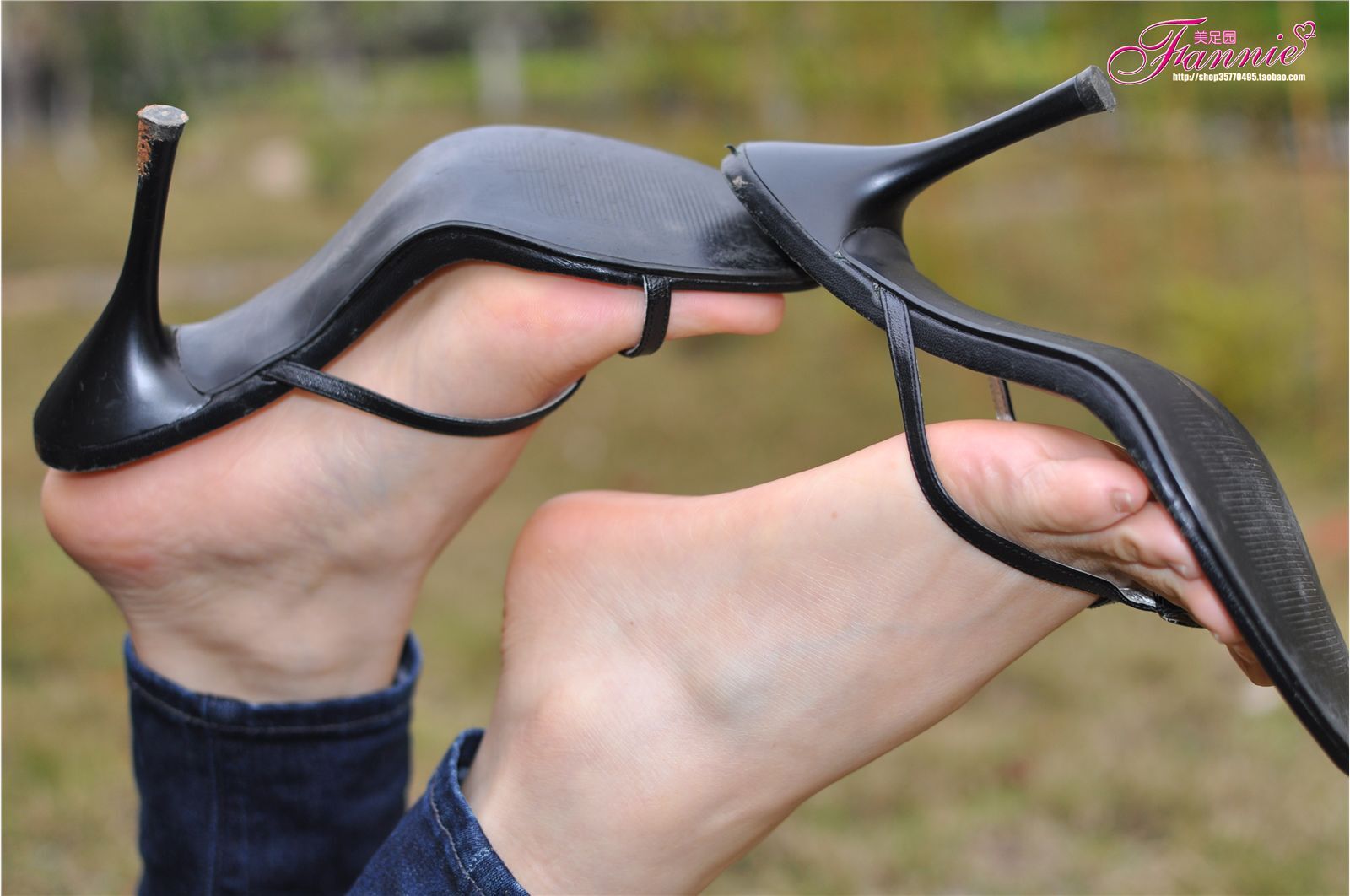 Fannie芬妮高清原图之高跟裸足特写（2）NO.145