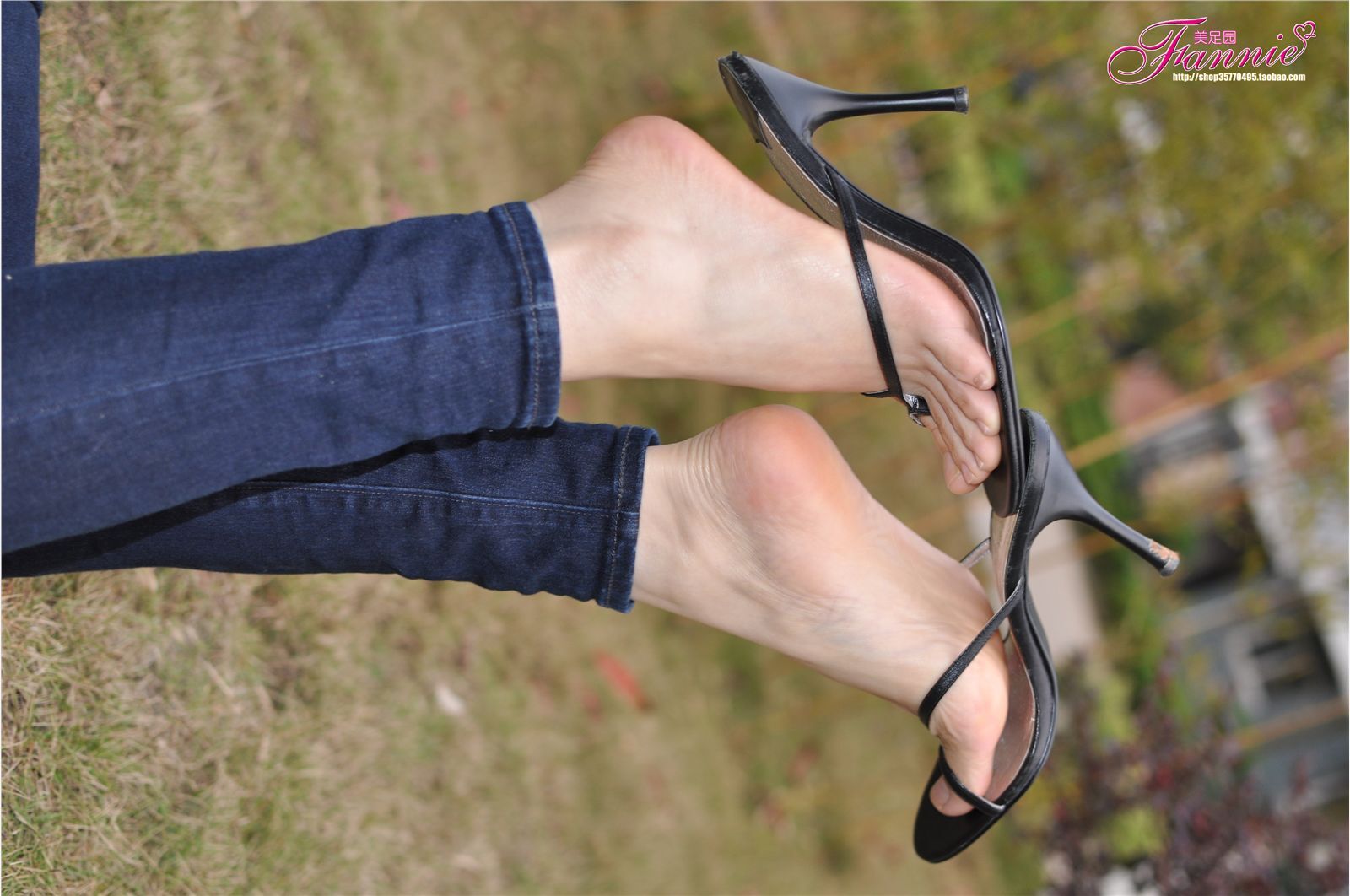 Fannie芬妮高清原图之高跟裸足特写（2）NO.145