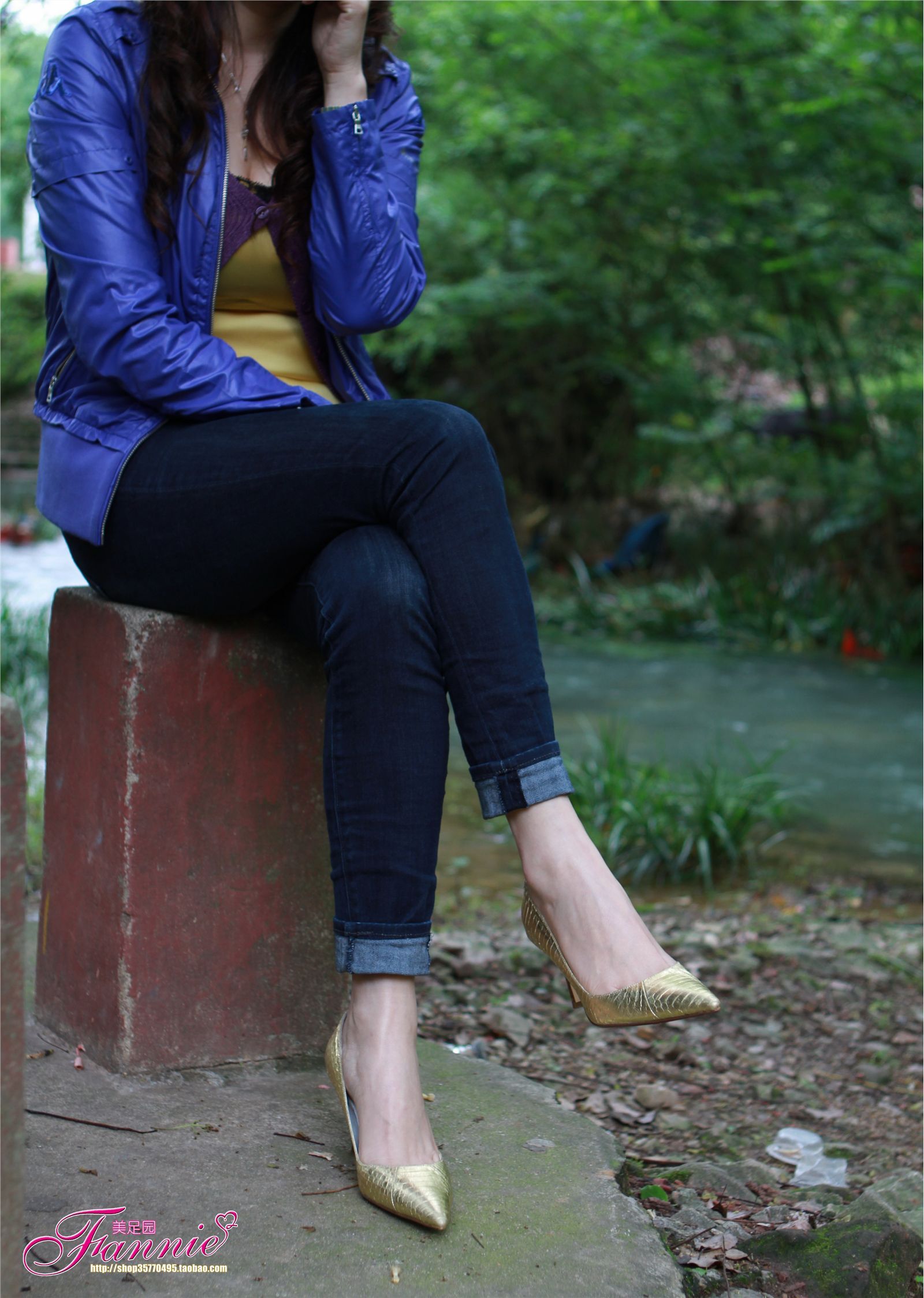 Fannie芬妮高清原图之高跟裸足特写金色船鞋（4）NO.163