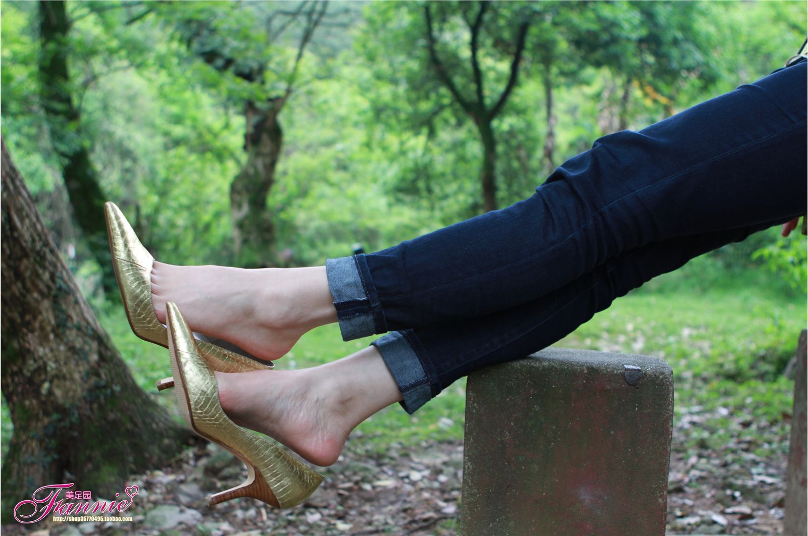 Fannie芬妮高清原图之高跟裸足特写金色船鞋（4）NO.163