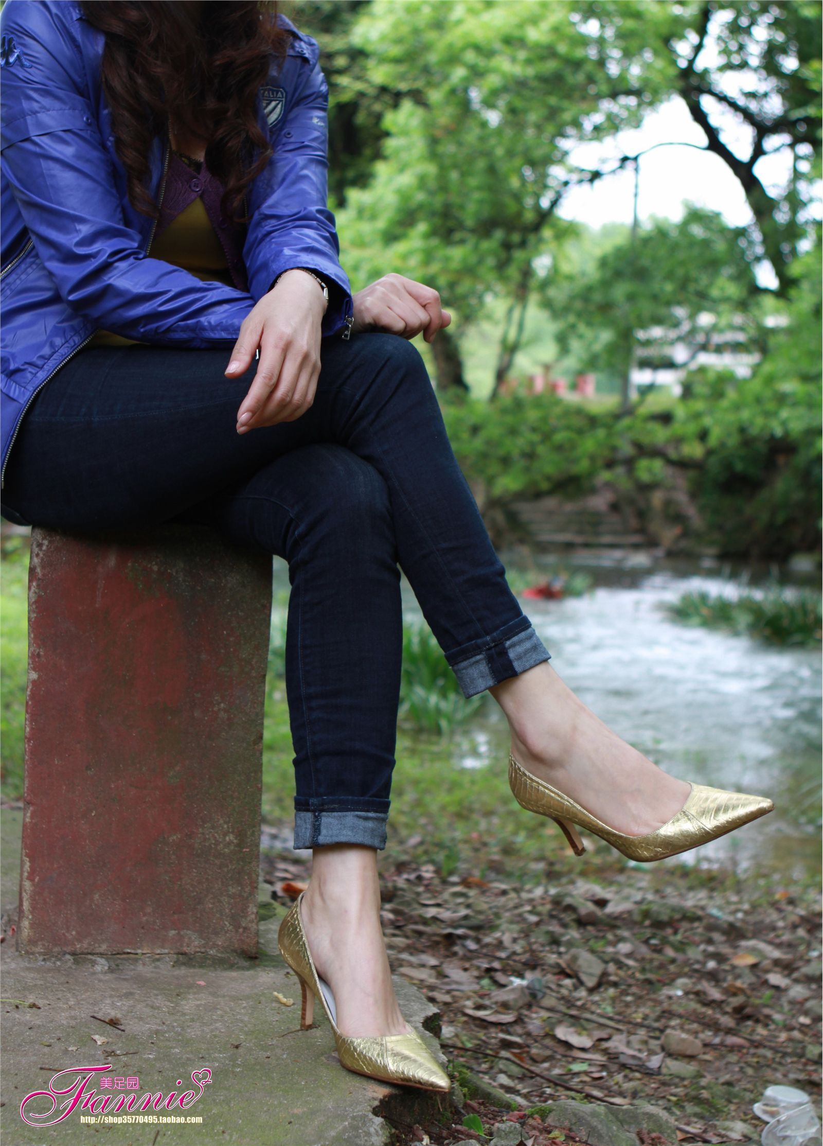 Fannie芬妮高清原图之高跟裸足特写金色船鞋（4）NO.163