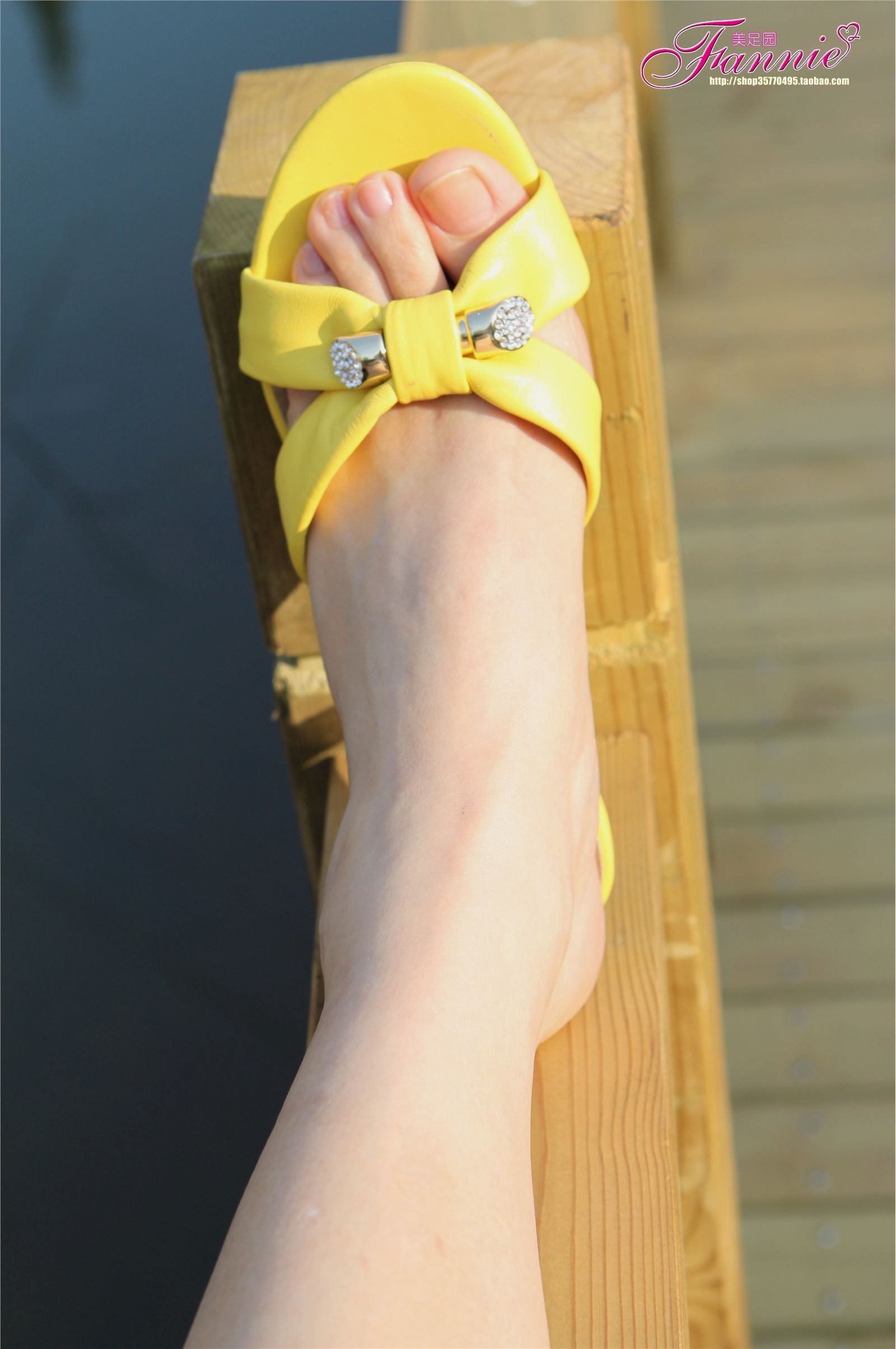 芬妮美足 园林秋色（黄拖裸足2）