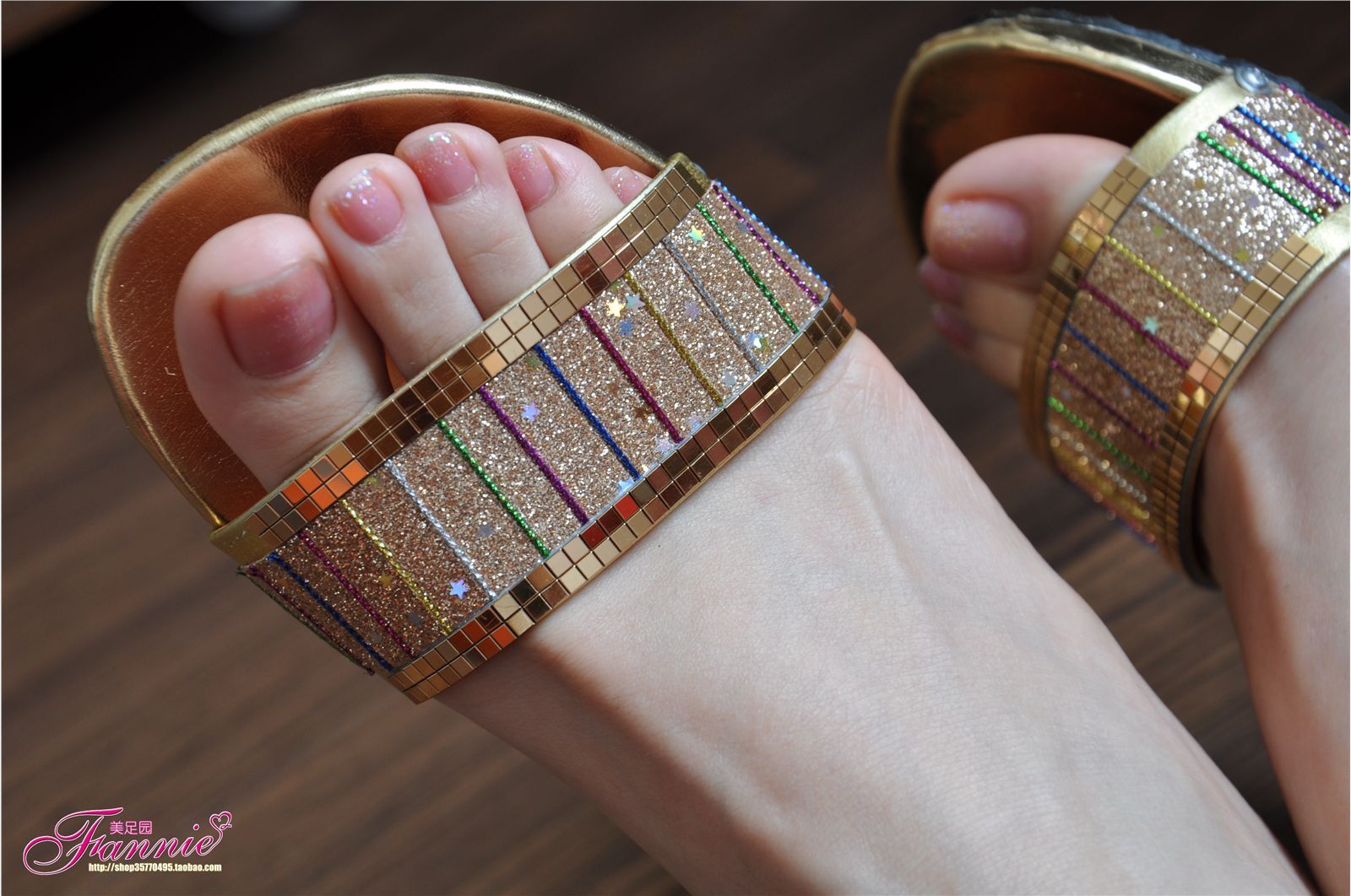 夏日足下。清爽靓丽（金色拖鞋） 芬妮高清丝足