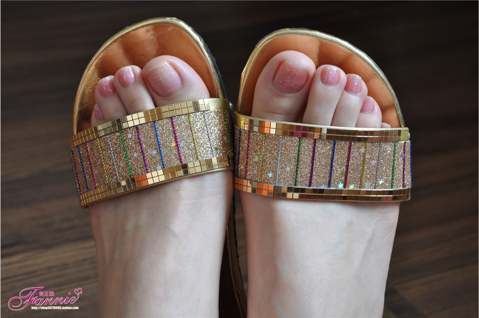 夏日足下。清爽靓丽（金色拖鞋） 芬妮高清丝足