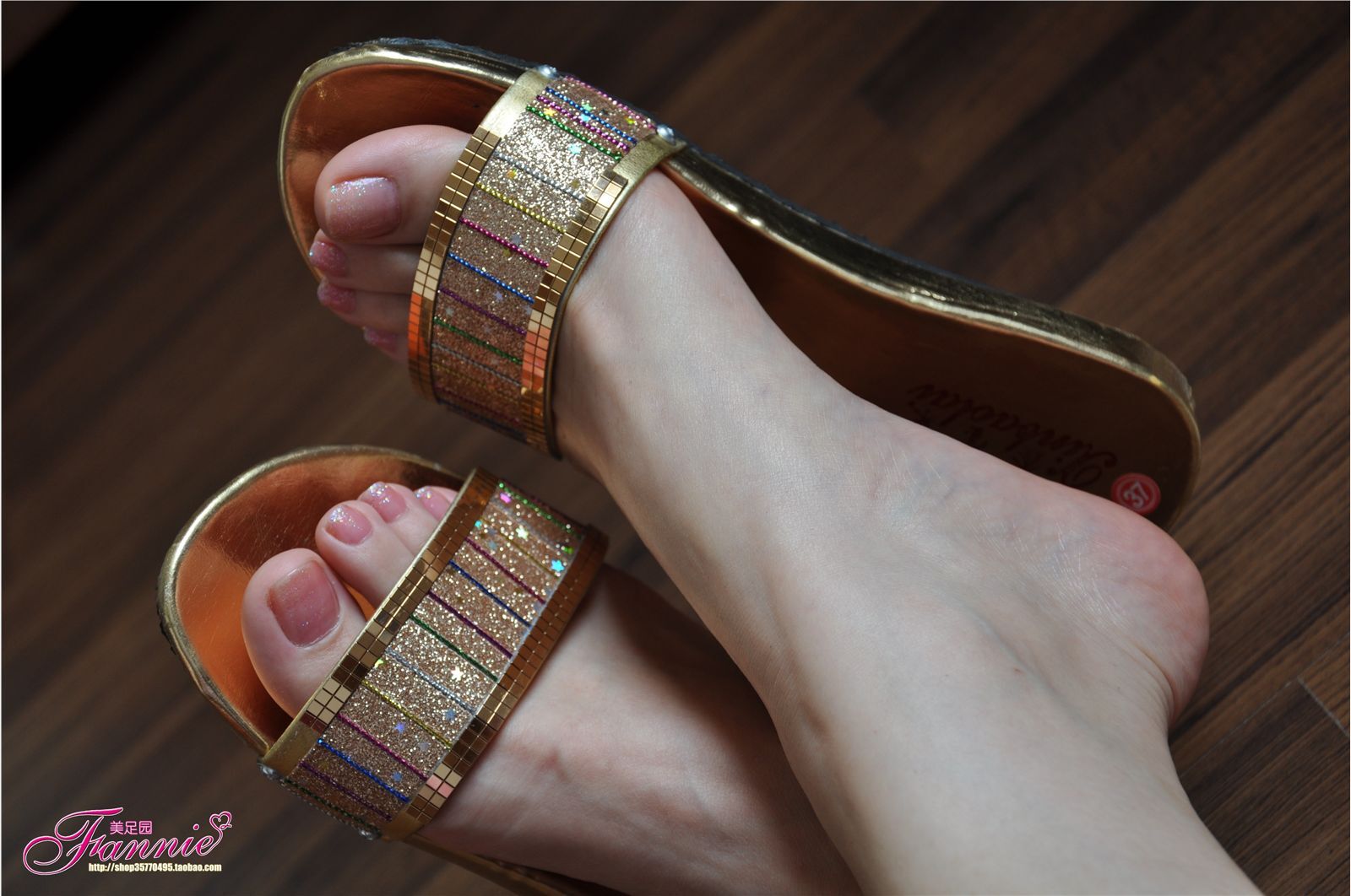 夏日足下。清爽靓丽（金色拖鞋） 芬妮高清丝足