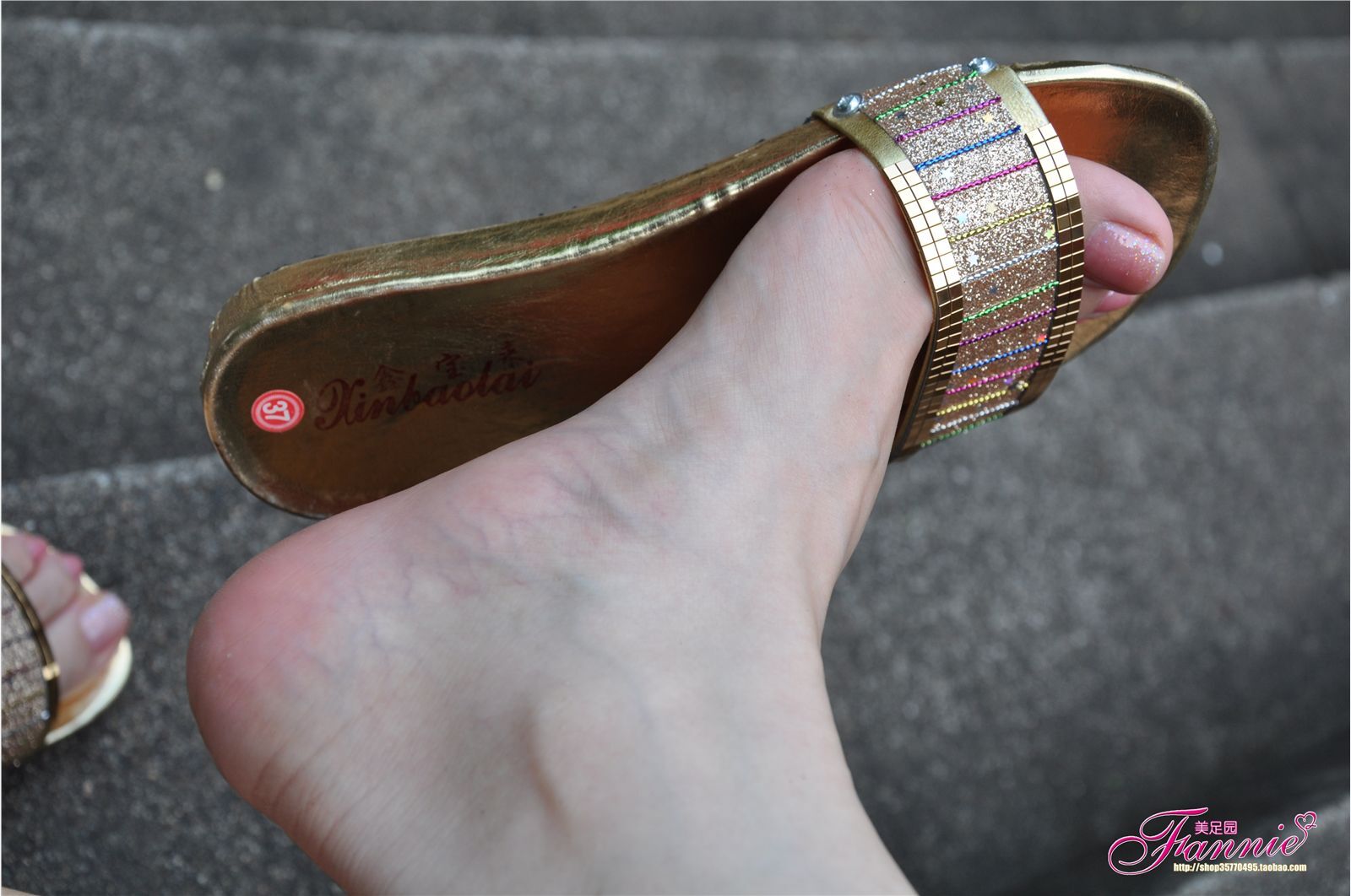 夏日足下。清爽靓丽（金色拖鞋） 芬妮高清丝足