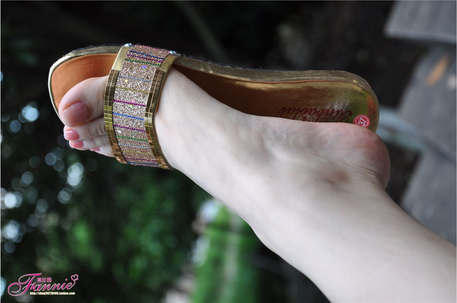 夏日足下。清爽靓丽（金色拖鞋） 芬妮高清丝足