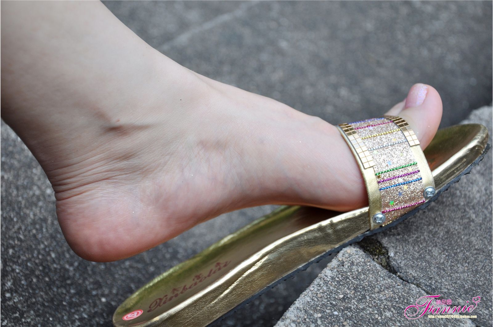 夏日足下。清爽靓丽（金色拖鞋） 芬妮高清丝足