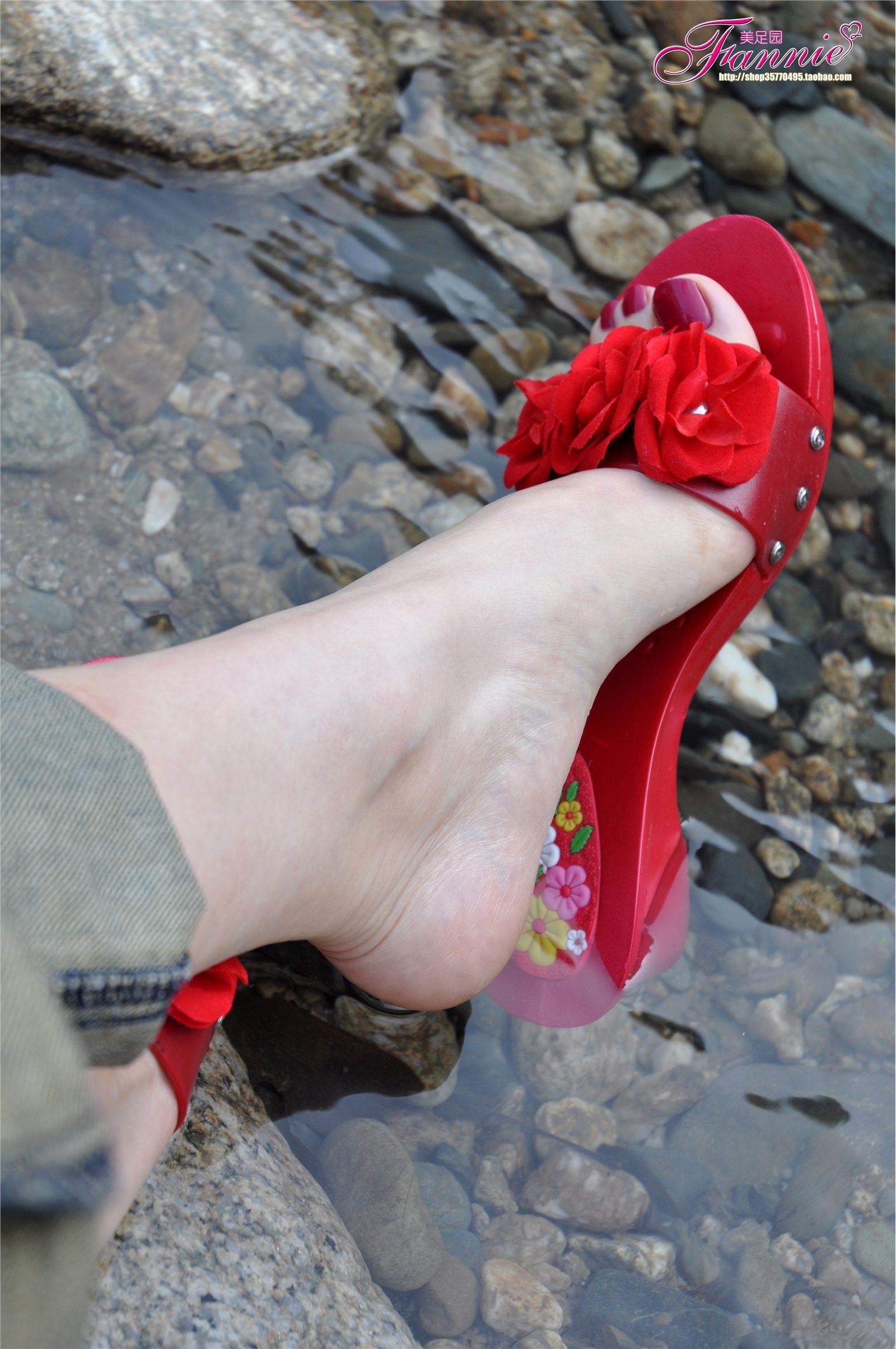 芬妮美足 阳光下的水舞 4