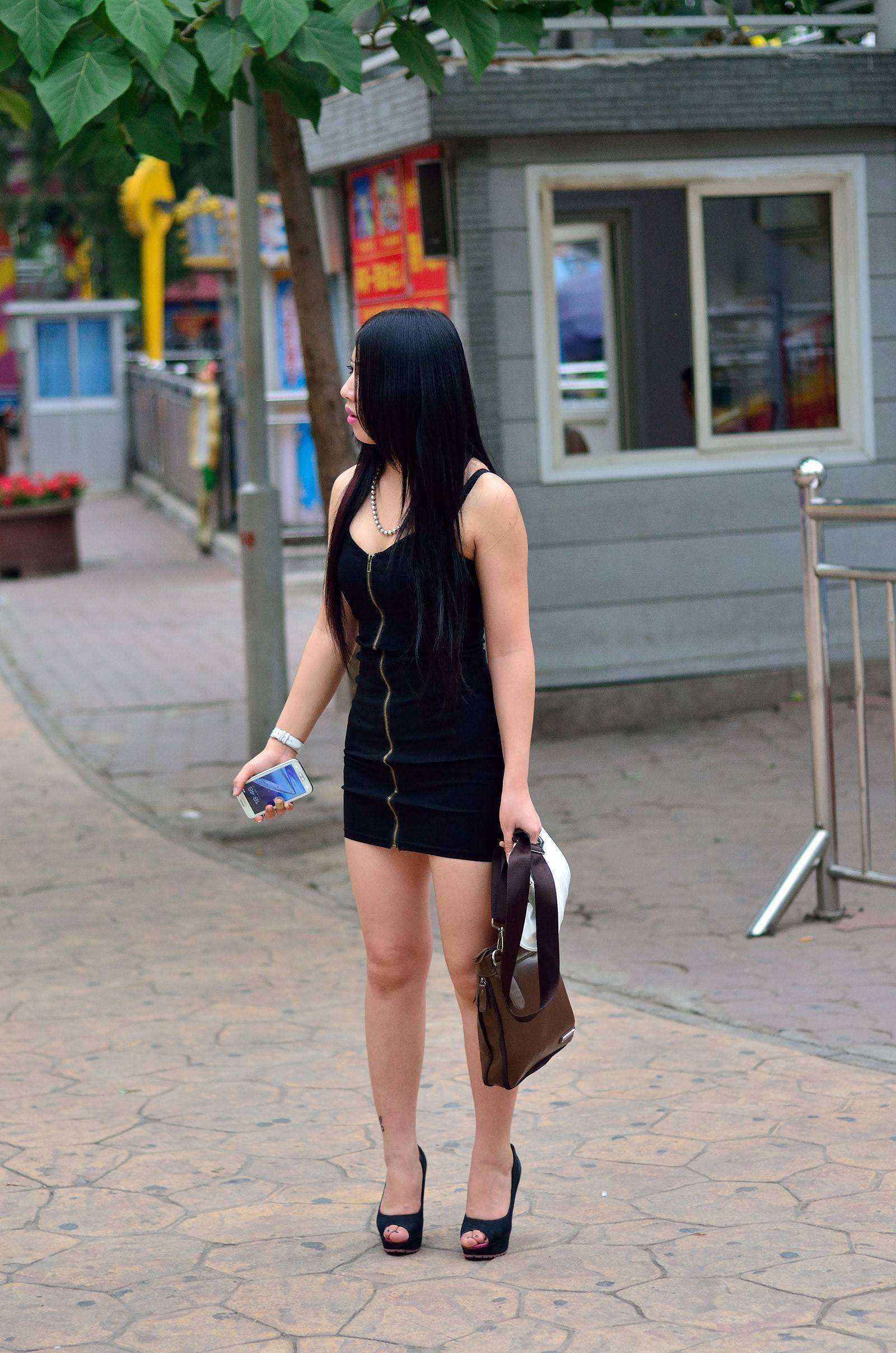 [户外街拍] 2013.09.11 超黑短裙包臀高跟美女