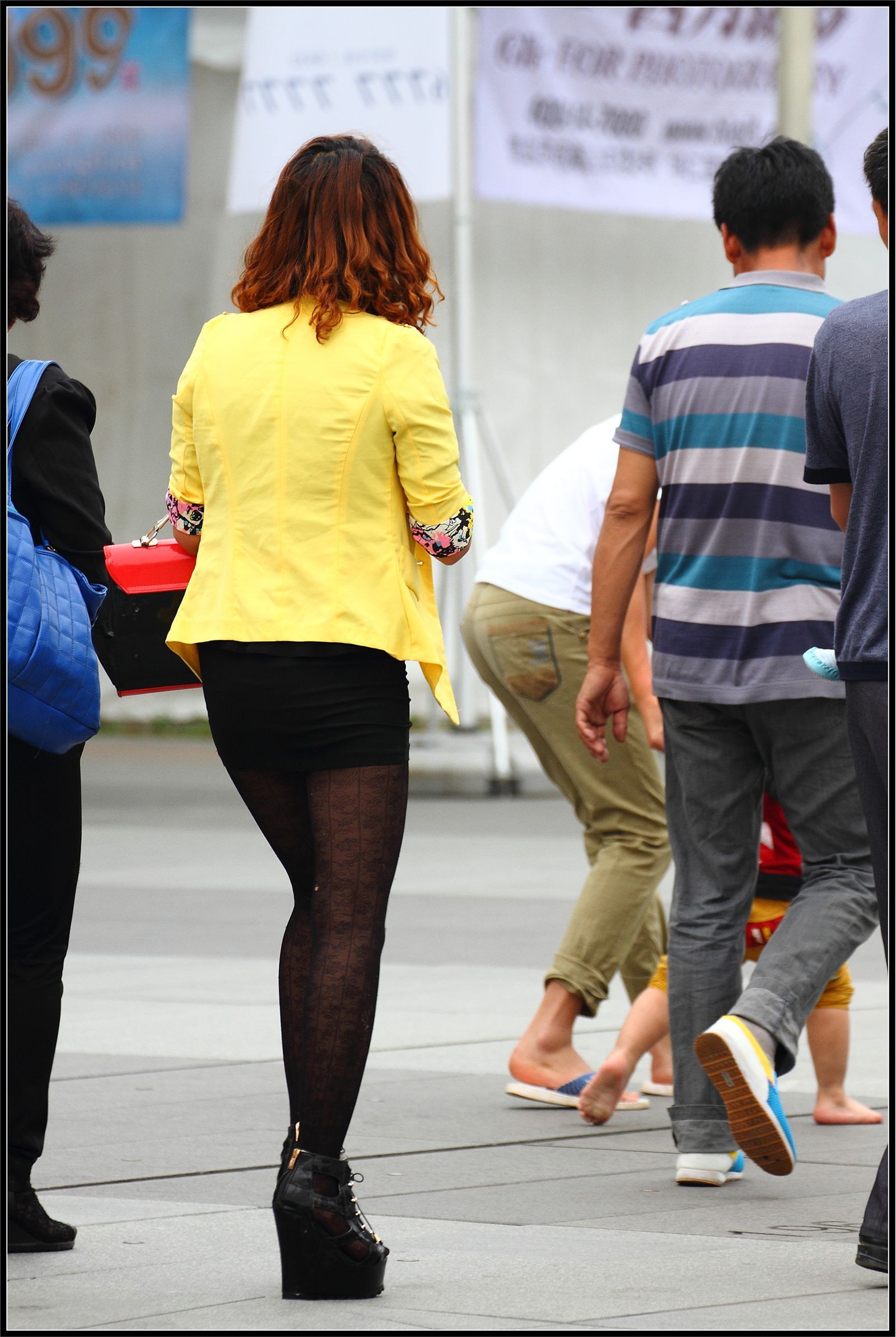 [户外街拍] 2013.11.26 不可思议的花纹丝袜