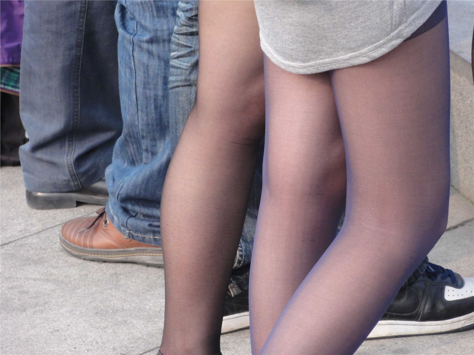 [户外街拍] 2013.10.20 外滩美女蓝丝