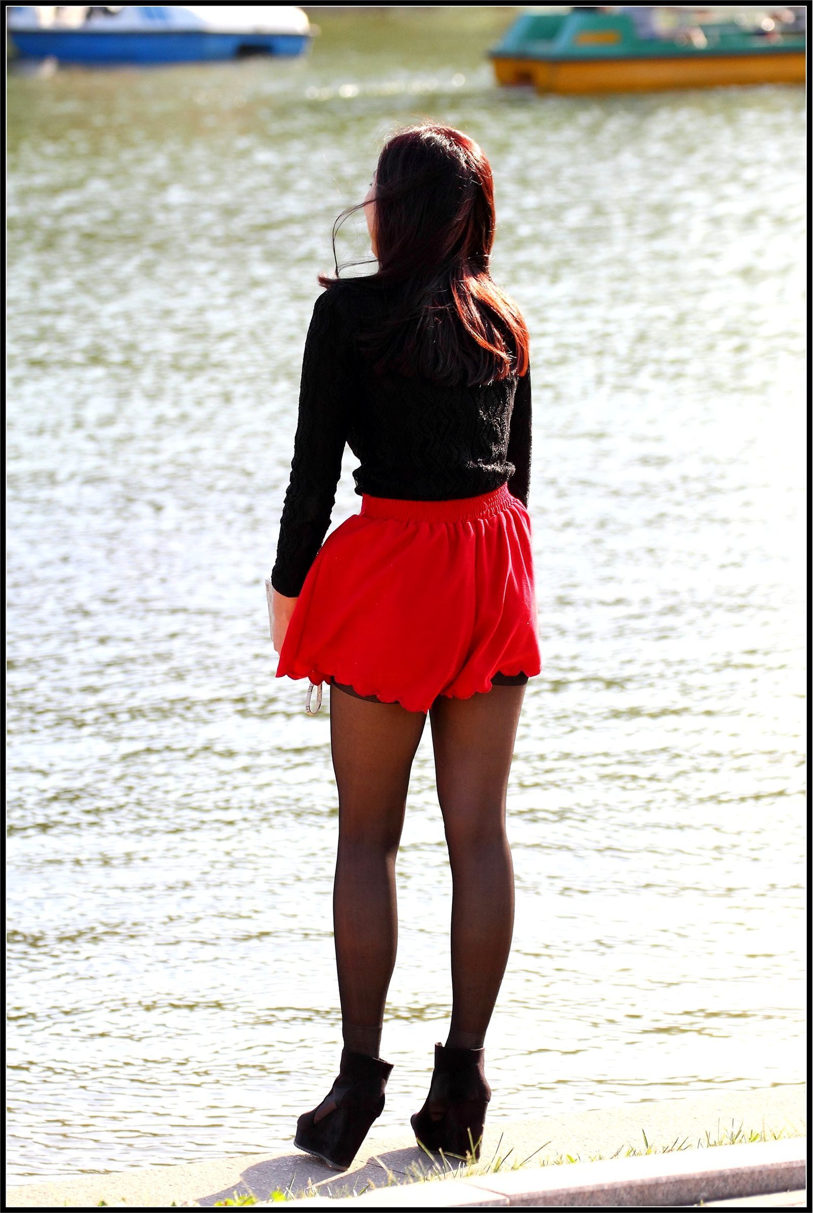 [户外街拍] 2013.09.12 超靓的韩国黑丝女孩 美姬