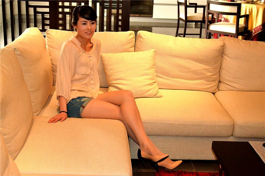 [户外街拍] 2013.08.31 肉丝美腿迷人