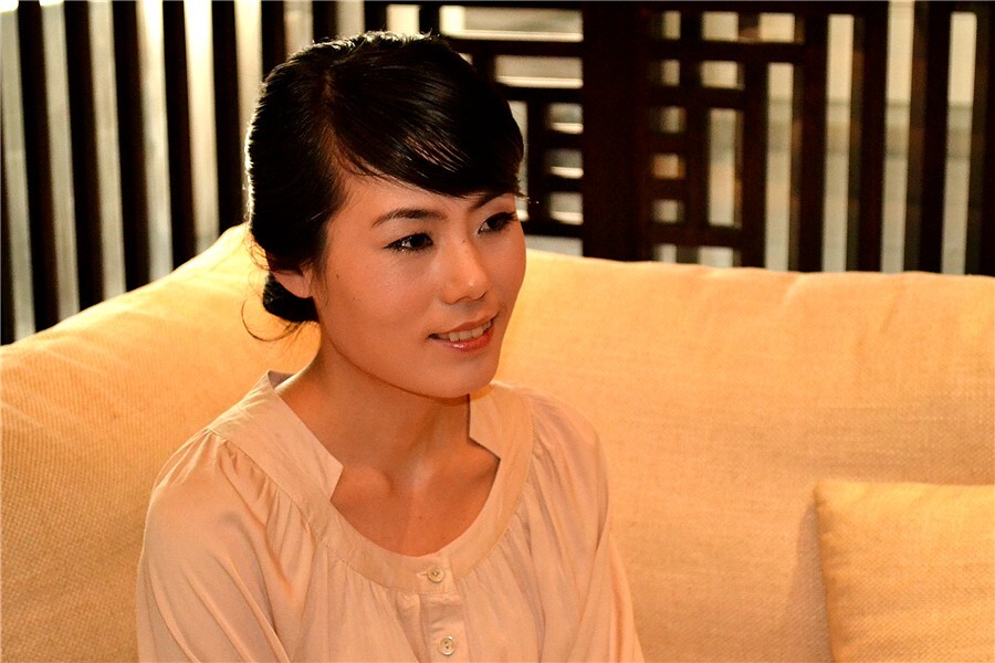 [户外街拍] 2013.08.31 肉丝美腿迷人