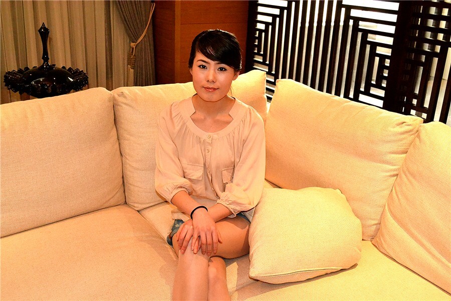 [户外街拍] 2013.08.31 肉丝美腿迷人