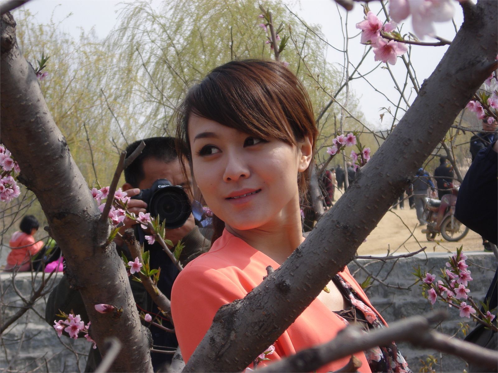 [户外街拍] 2013.09.02 桃花源丝袜美女