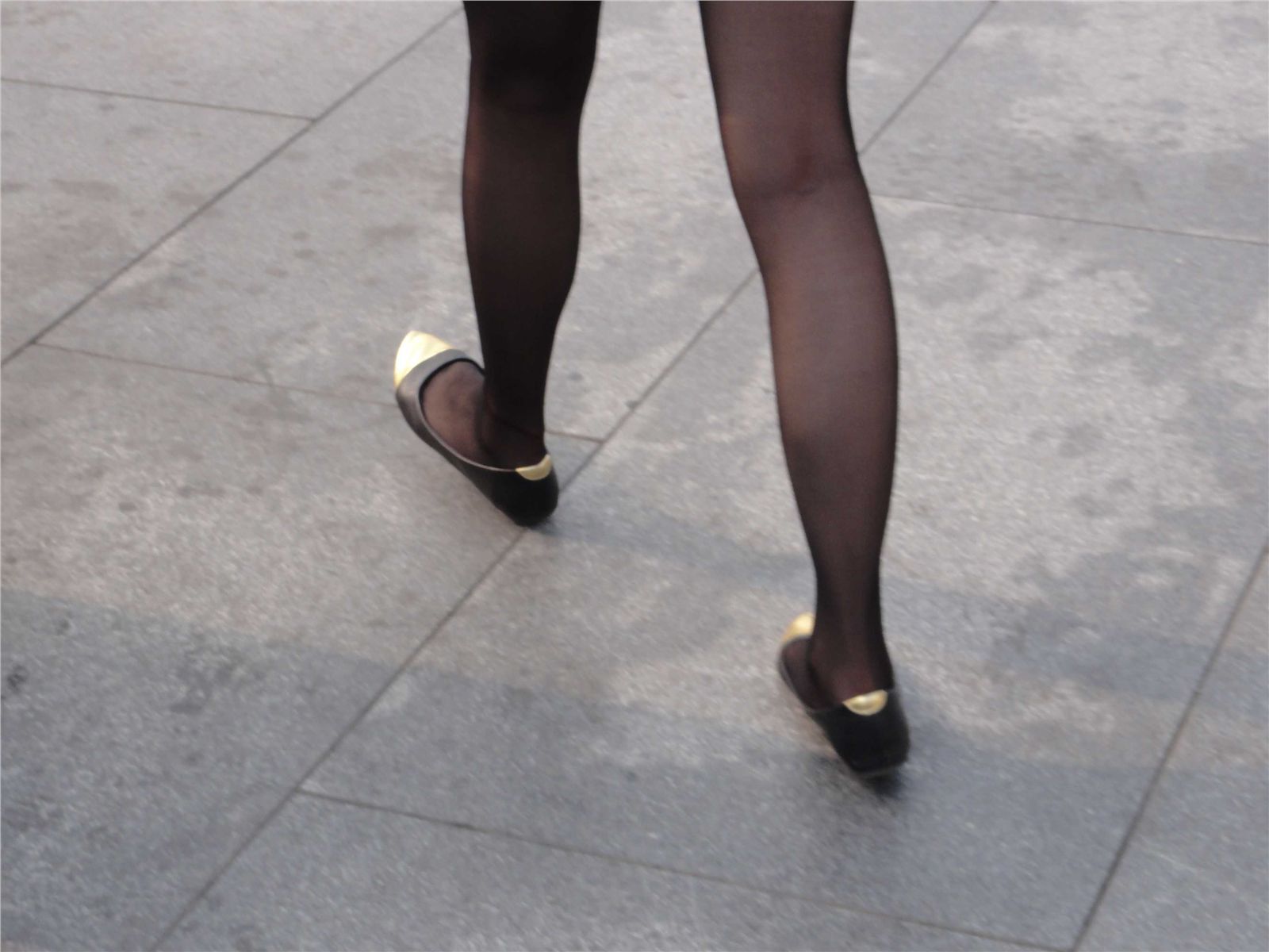 [户外街拍] 2013.09.05 外滩黑网,肉丝