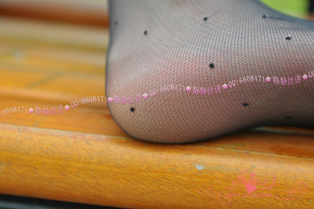 美腿静静丝语　Charnos魅力黑色小点　百搭紫花连裤袜