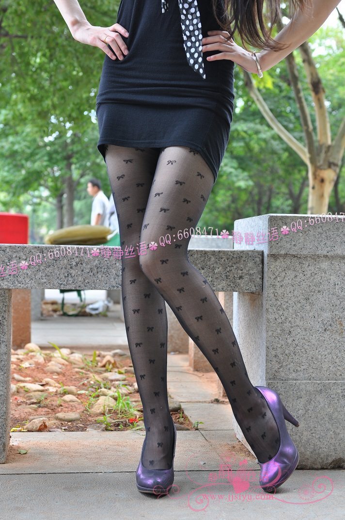 蝶恋花+紫色高跟（外景）静静丝语系列美女图片