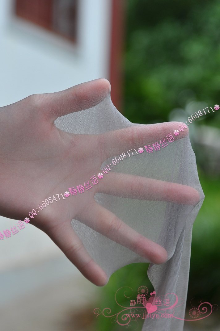 灰色丝袜美女　静静丝语丝袜套图 超爽清新包芯丝连裤袜