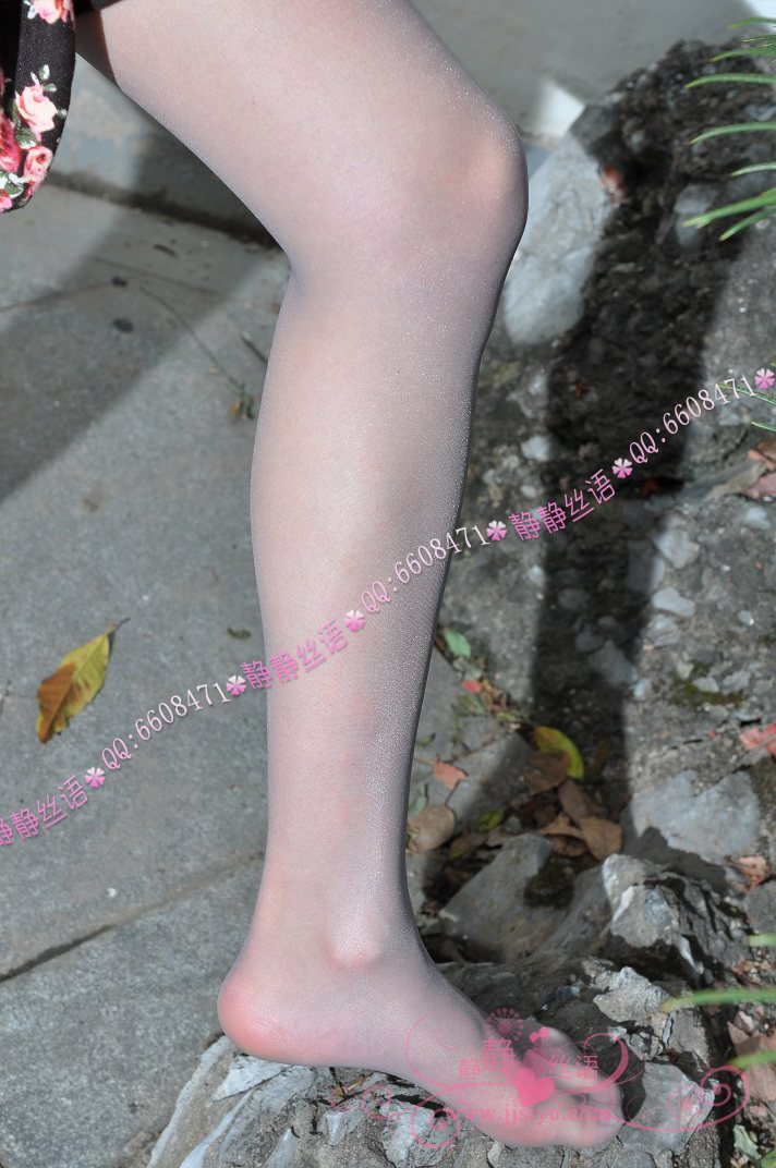 灰色丝袜美女　静静丝语丝袜套图 超爽清新包芯丝连裤袜