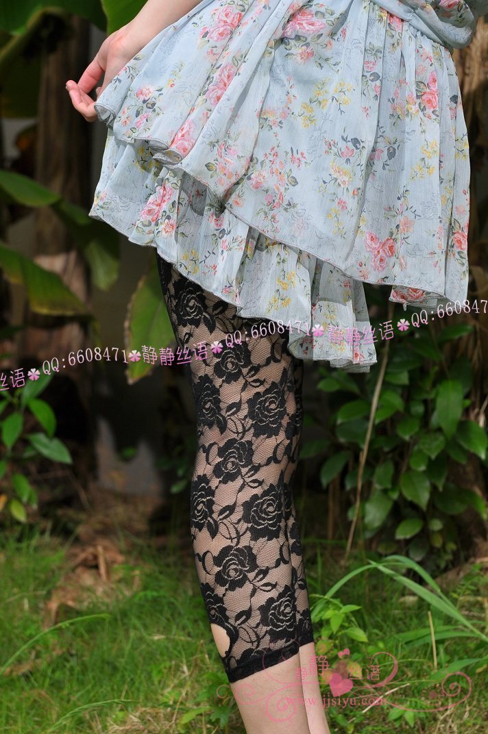 纯黑蕾丝玫瑰花纹七分裤 静静丝语 丝袜美女图片