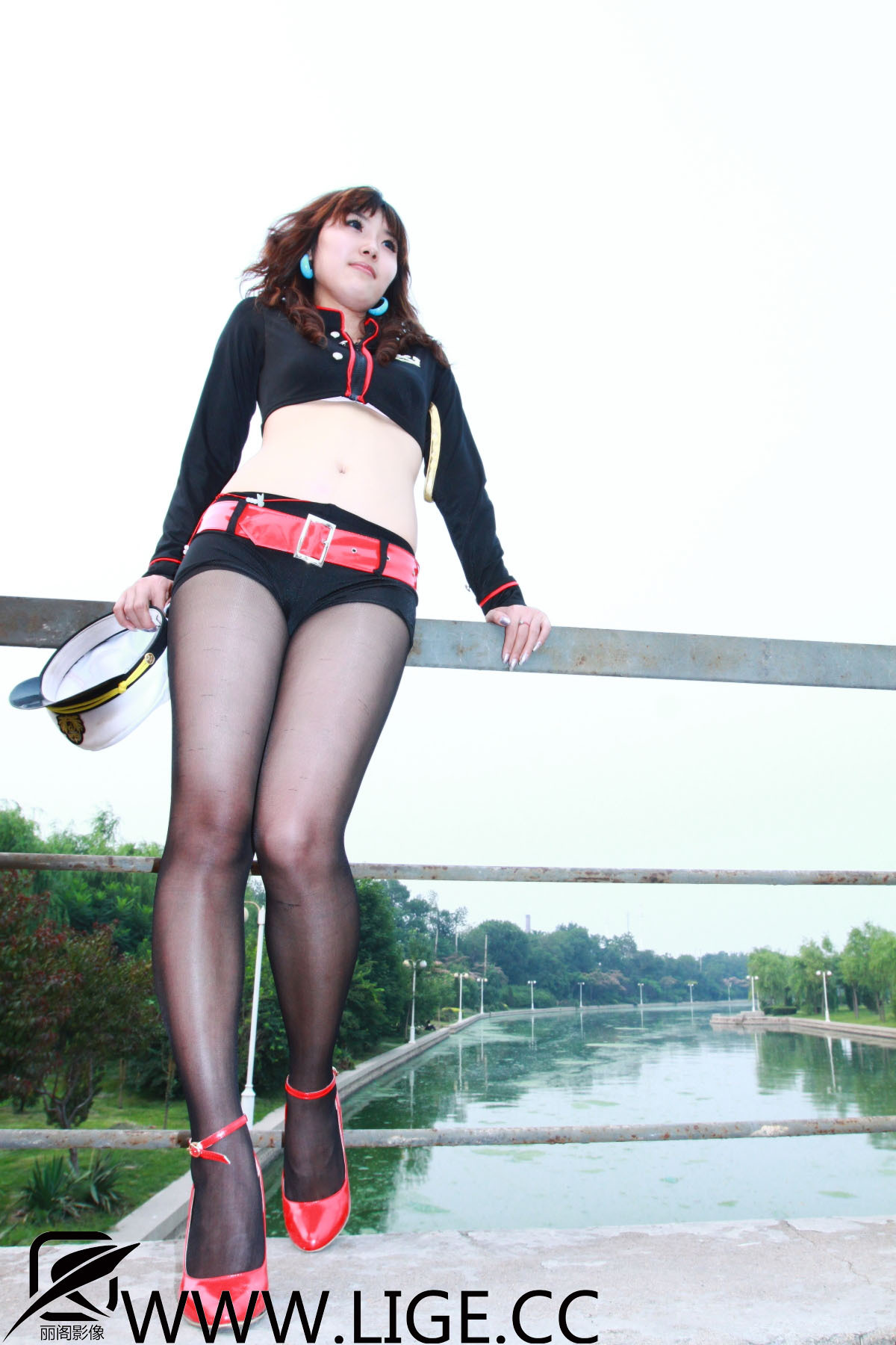 Lige丽阁影像 F-No.008 妍妍 制服诱惑丝袜美女