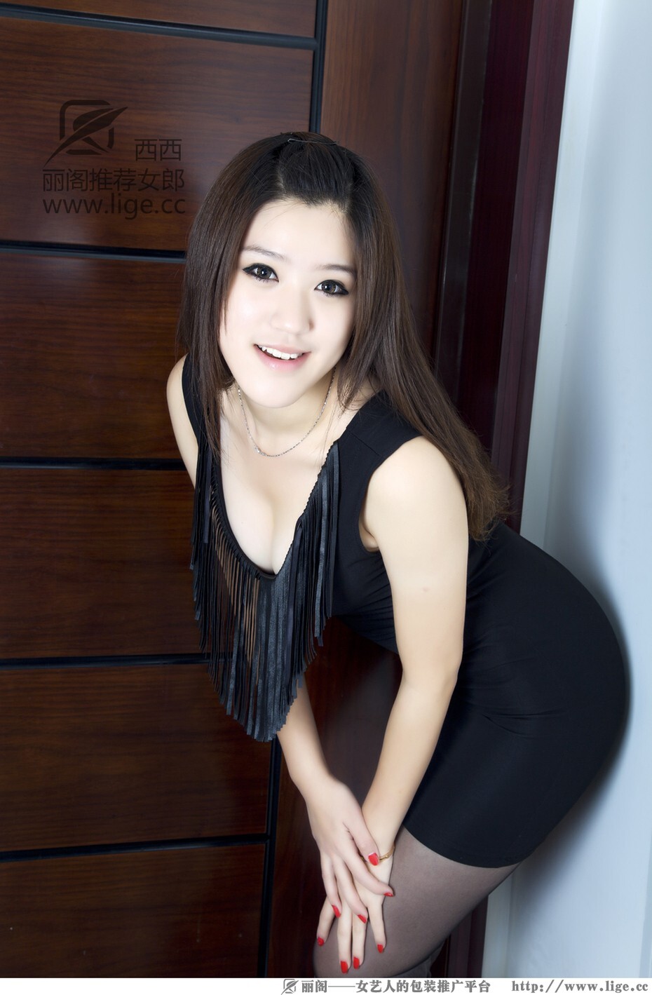 丽阁女郎 西西薇薇 丝袜美女套图