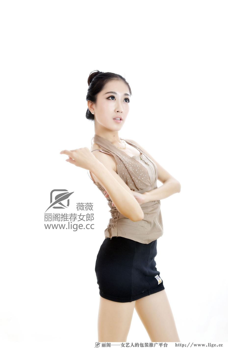 丽阁女郎 西西薇薇 丝袜美女套图