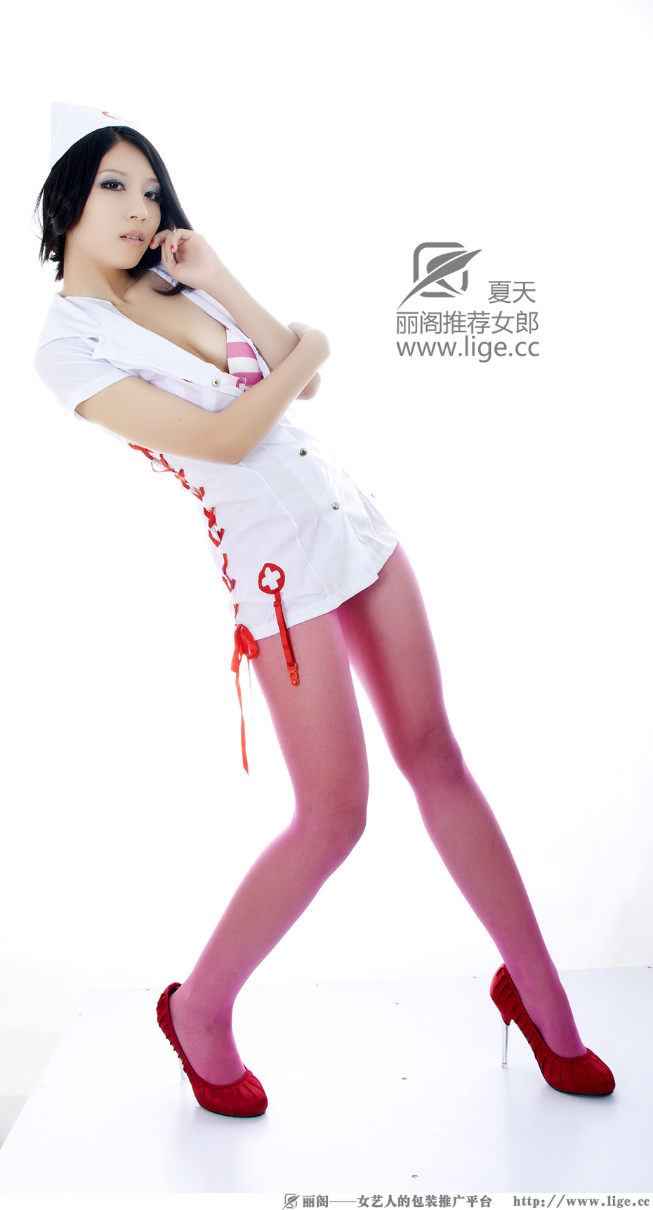 丽阁女郎 夏天 丝袜美女套图