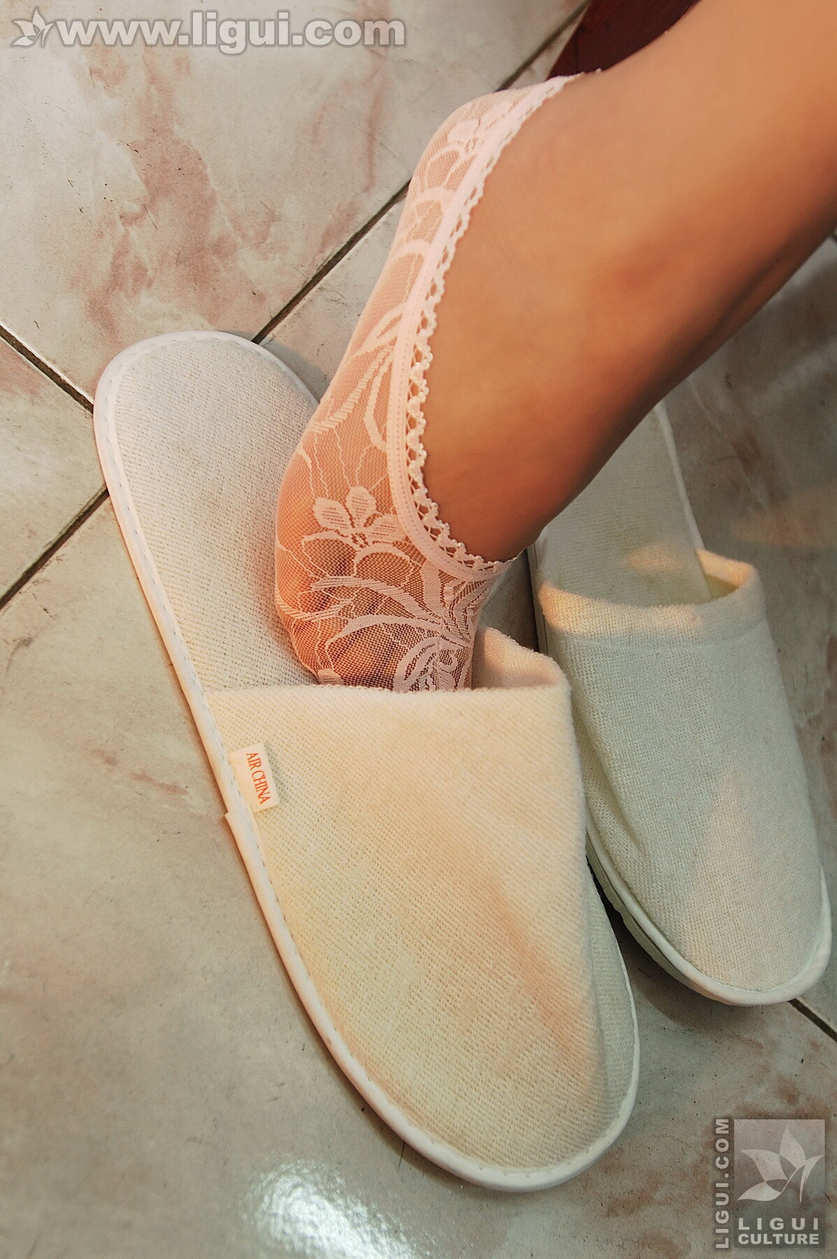 Model尤美 丽柜 ligui 办公室女秘书的下身诱惑