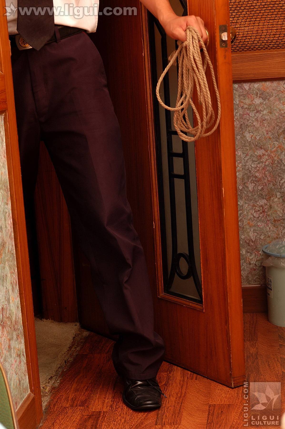 丽柜 ligui 空姐下榻遭捆绑之似水柔情 丝袜美女模特