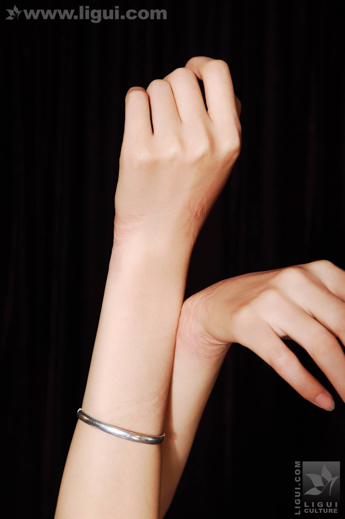 梦娜的幕前束缚之美 丽柜ligui 丝袜美女套图 2009.08.17