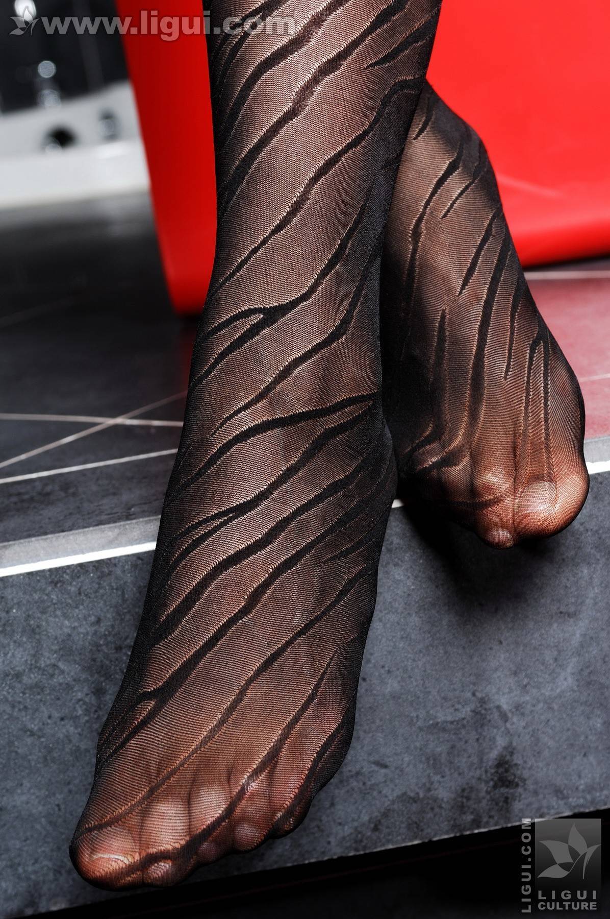 经典的条纹黑丝 Model刘丹丹 丽柜ligui模特套图