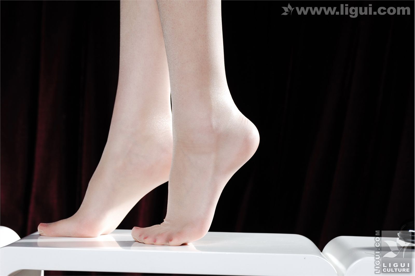 舞台之上的美腿丝袜展示诱惑modelvicky 丽柜ligui套图