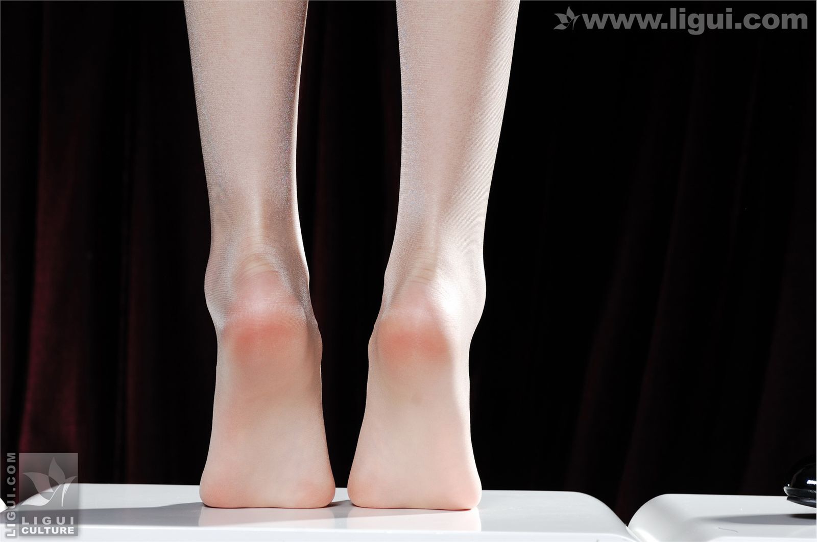 舞台之上的美腿丝袜展示诱惑modelvicky 丽柜ligui套图